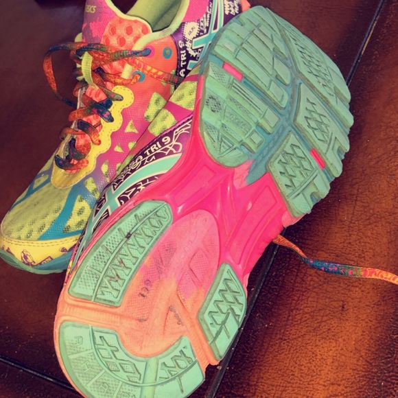 Asics Tennis shoe - Picture 3 of 4